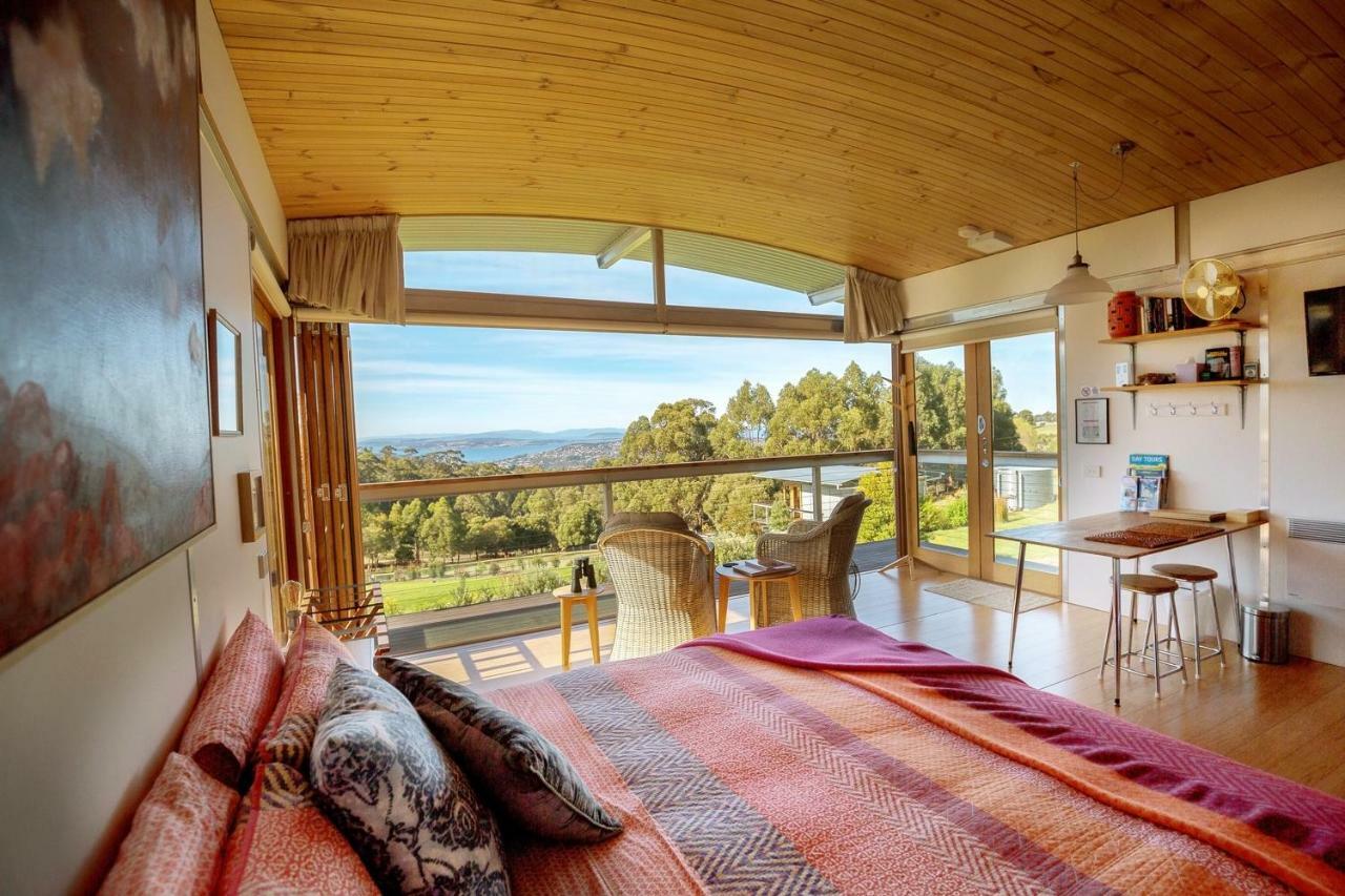 Hobart Hideaway Pods 3* Kingston